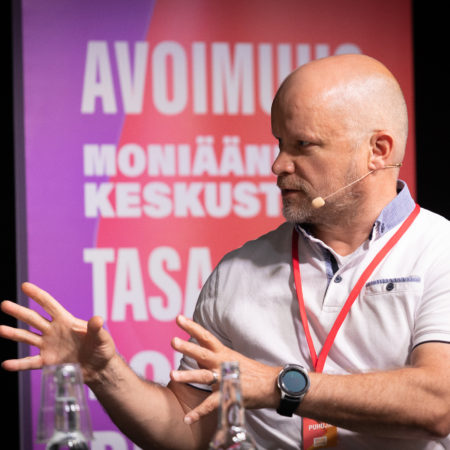 Luonnon kantokykyyn sopeutunut talous, lukutaito ja innovaatiot – Etla keskusteli SuomiAreenassa