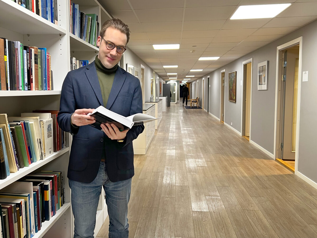 Etlan tutkija Jaakko Markkanen väittelee lääkemarkkinoiden sääntelyn taloudellisista vaikutuksista